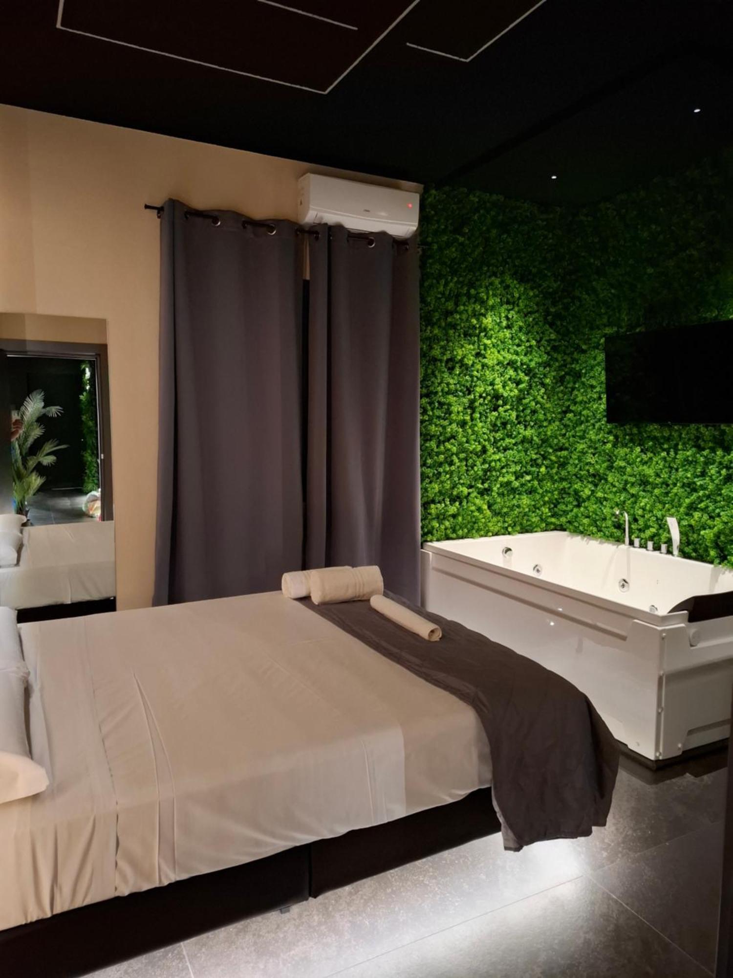 Dark & Light Rooms & Luxury Suites Catânia Exterior foto